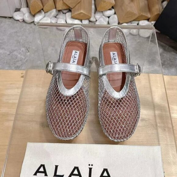 Alaia Silver Lattice Flats for Everyday Elegance - Picture 2 of 7